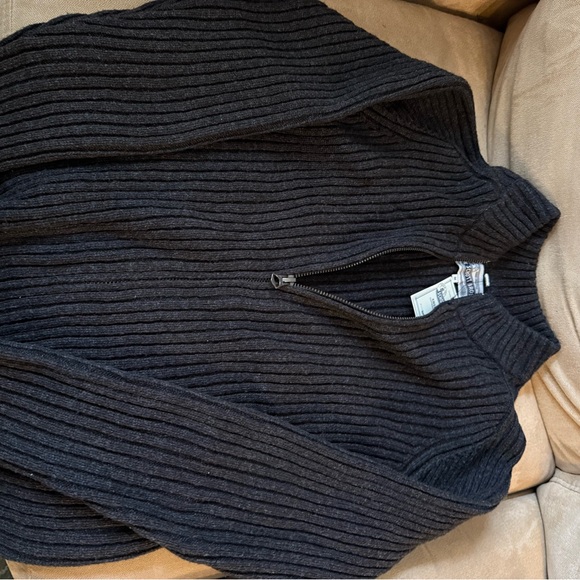 Ribbed Knit Brand new gray full zippered cardigan - Picture 4 of 5